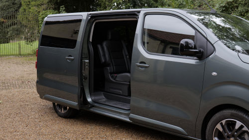 VAUXHALL VIVARO LIFE ELECTRIC ESTATE 100kW Ultimate 75kWh 5dr Auto [6 seat] view 13